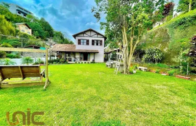 Casa com 4 dormitórios à venda, 370 m² por r$ 1.690.000,00 - panorama - teresópolis/rj