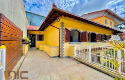 Casa com 3 dormitórios à venda, 300 m² por r$ 900.000,00 - barra do imbuí - teresópolis/rj