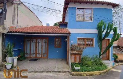 Casa com 3 dormitórios à venda, 127 m² por r$ 550.000,00 - iucas - teresópolis/rj