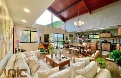 Casa com 3 dormitórios à venda, 165 m² por r$ 990.000,00 - albuquerque - teresópolis/rj