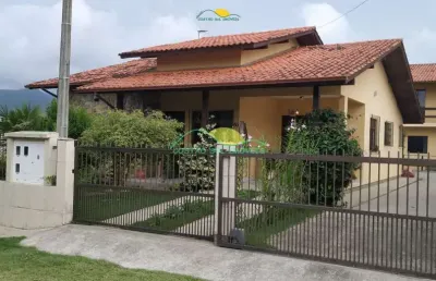 Casa 3 quartos + edícula + 2 apartamentos no campeche - florianópolis/sc.