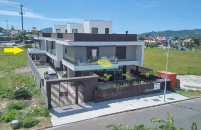 Casa de alvenaria com 2 pavimentos, 3 suítes, financiável, ao lado de área verde, residencial las l