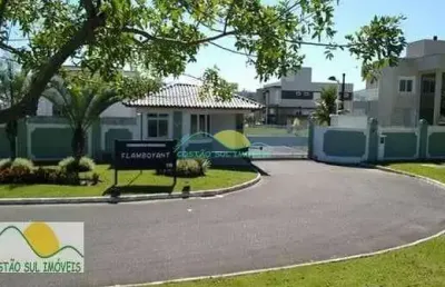 Terreno plano de 586 38 m² (medidas irregulares) em condomínio de alto padrão no condomínio horizon