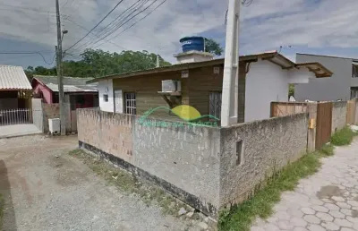 Terreno de 240m² com matrícula e duas casas de um quarto cada na tapera da base, florianópolis, sc