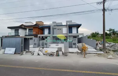 Casa geminada de dois pavimentos, financiável, com 3 suítes, no marinas do campeche - campeche - fl