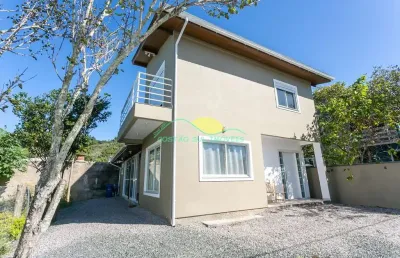Casa completa e espaçosa a poucos passos da praia do morro das pedras – temporada 2025/2026 ( apena