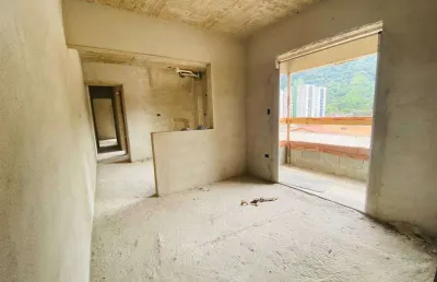 Apto de 2 dorm c/ 1 suíte, 1 vaga, varanda, 53 m² de área útil. bairro: canto do forte.