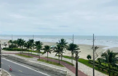 Apto de 2 dorm c/ 1 suíte, prédio frente mar, sacada, 88,00 m² de área útil, bairro: maracanã.