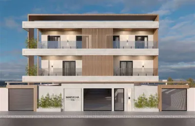 Casa triplex de 2 dorm, c/ 2 suítes, piscina, 93 m² área útil. bairro: tupi.