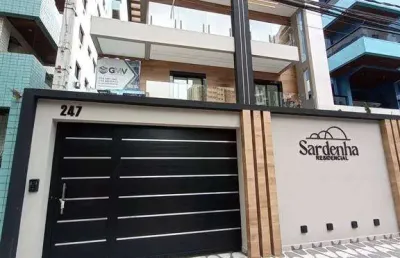 Casa triplex c/ 2 dorm sendo 2 suítes, piscina,118 m² de área útil. bairro: canto do forte.
