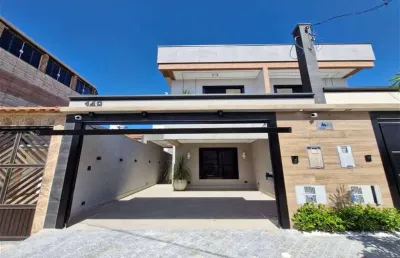 Casa de 3 dorm c/ 3 súites, 100 metros da praia, 125 m² de área útil.