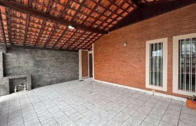 Casa isolada 3 dorms c/ 1 suíte, 145 m² de área útil, churrasqueira, escritório e 2 vagas de garagem.bairro: guilhermina.