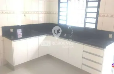 Casa à venda no jardim santa filomena em itatiba/sp com 3 dormitórios