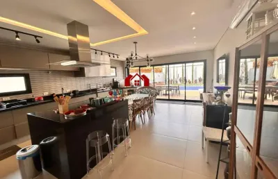 Casa a venda com 3 suítes com design moderno 241 metros