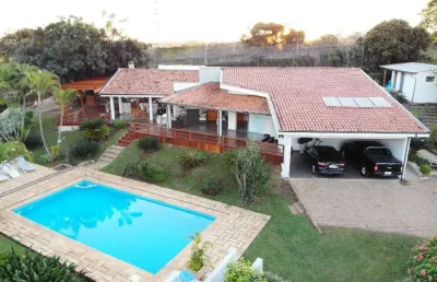 Chacara de 5000 m2 com 350 m2 de área construída condominio fechado