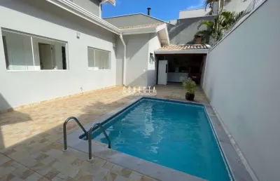Casa assobradada em indaiatuba, portal de itaici com 3 suítes - 211 m²