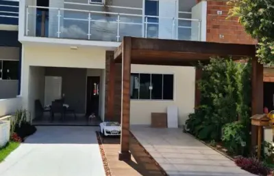 Sobrado à venda, com três dormitórios , sendo uma suíte , linda piscina com hidromassagem, cond. ja