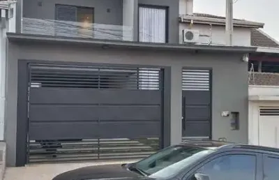 Sobrado dos sonhos á venda  com 2 suítes, novo e automatizado. localização privilegiada em indaiatu