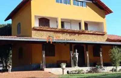 Maravilhoso sítio recanto do sumidouro localizado perto da gruta da lapinha