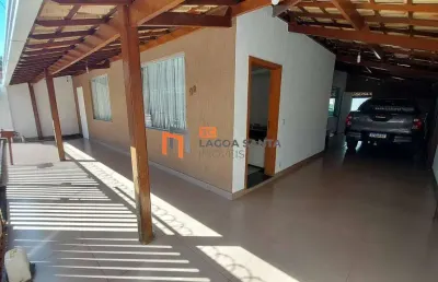 Linda casa estilo colonial no residencial visão lagoa santa