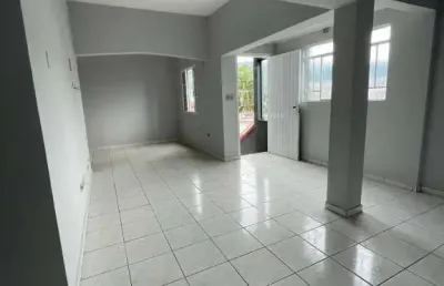 Escritório com 05 salas para locação em caraguatatuba