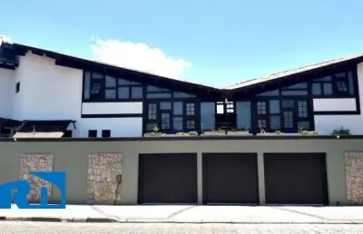 Sobrado em caraguatatuba com 03 suites em bairro nobre