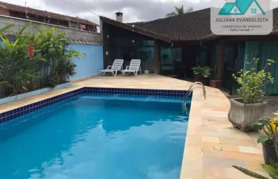 Ampla casa a venda com área de lazer na prainha em  caraguatatuba-sp