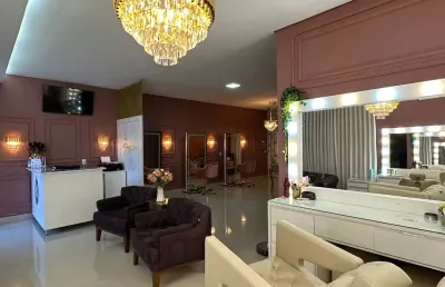 Vendo excelente casa no novo mundo com 5 suítes, sobrado diferenciado*