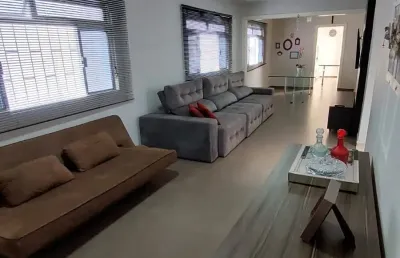 Casa com 3 quartos à venda no Martins, Uberlândia 