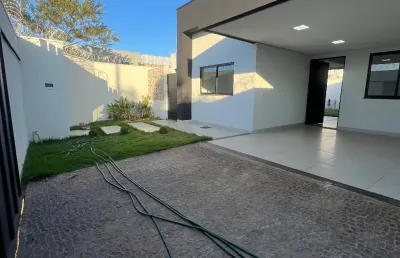Casa alto padrão no vida nova, projeto moderno em uma rua diferenciada do bairro.
