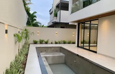 Casa em condomínio fechado com 4 quartos à venda no Jardim Sul, Uberlândia 