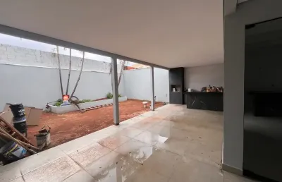 Casa com 3 quartos à venda no Jardim Europa, Uberlândia 