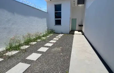 Casa com 3 quartos à venda no Santa Mônica, Uberlândia 