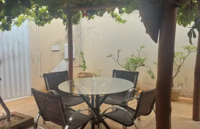 Casa com 3 quartos à venda no Jardim Holanda, Uberlândia 
