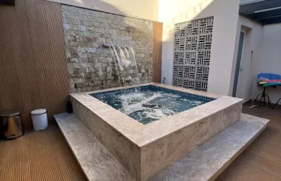 Casa com 3 quartos à venda no Jardim Botânico, Uberlândia 