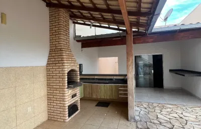 Casa com 3 quartos à venda na Cidade Jardim, Uberlândia 