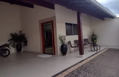 Casa com 4 quartos à venda no Jardim Patrícia, Uberlândia 