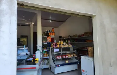 Mercearia e padaria a venda com porteira fechada paraty rj.