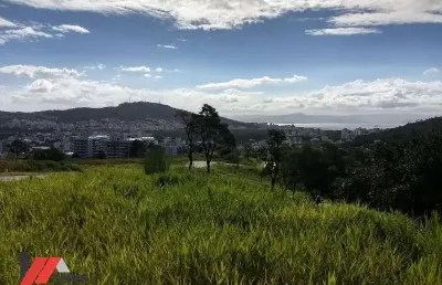 Terreno a venda no bairro itacorubi em localização previlegiada