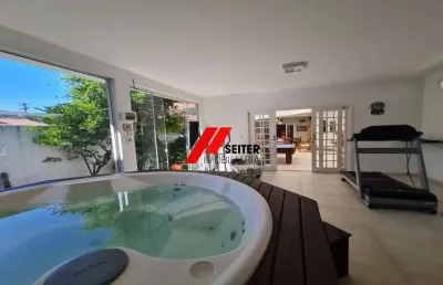 Casa de 3 suites para locação no corrego grande florianopolis