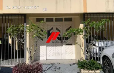 Apartamento à venda no bairro trindade em florianópolis.