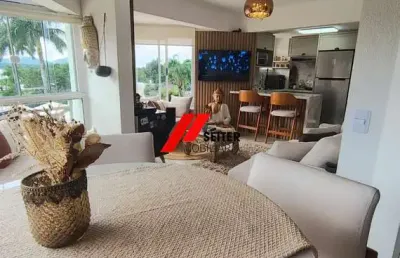 Casa em condomínio fechado no bairro lagoa da conceição em florianópolis.