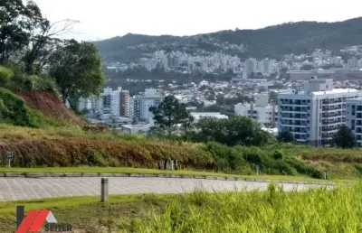 Terreno a venda no bairro itacorubi com localização previlegiada