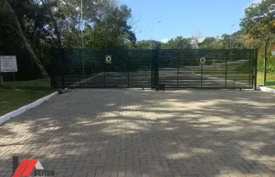 Terreno a venda no bairro itacorubi com localização previlegiada