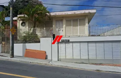 Ampla casa à venda no bairro monte verde em florianópolis