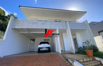 Casa de 4 suites a venda no corrego grande com 494m² de área total