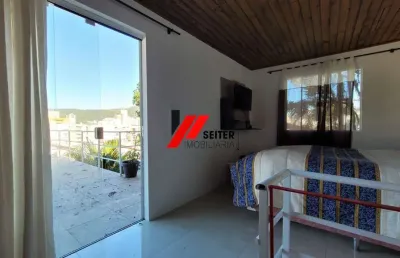 Casa com 3 quartos para alugar na Trindade, Florianópolis 