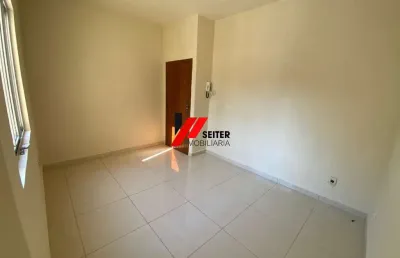 Apartamento com 2 quartos para alugar no Centro, Florianópolis 