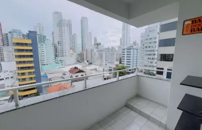 Apartamento com 2 dormitórios sendo 1 suíte com uma 1 vaga no centro de balneário camboriú