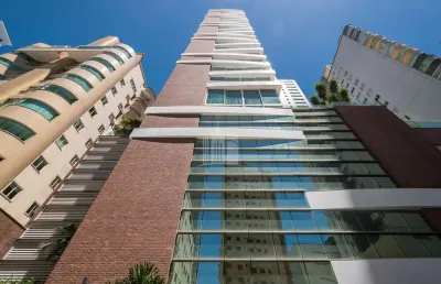 Apartamento quadra mar!! com 3 suítes e 3 vagas na área nobre de balneário camboriú